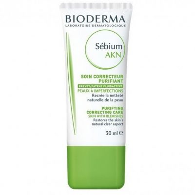 bioderma-sebium-akn-soin-correcteur-30ml-recree-la-nettete-naturelle-de-la-peau